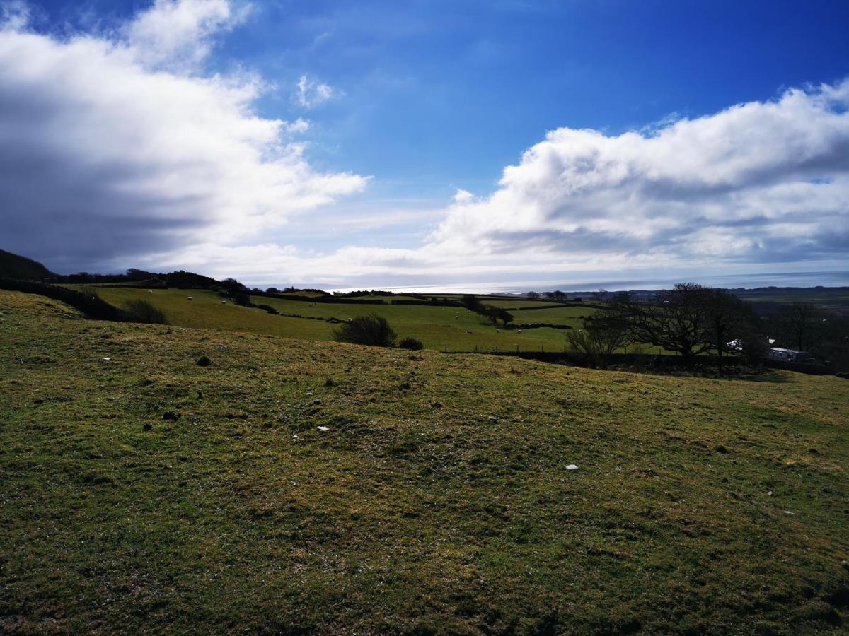 Ty Gwennol Near Gilfach Goch Apartment Ланбедър Екстериор снимка