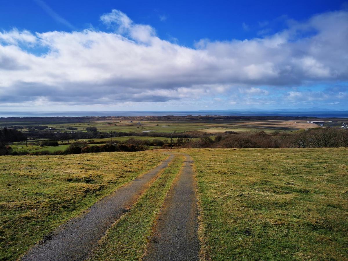 Ty Gwennol Near Gilfach Goch Apartment Ланбедър Екстериор снимка