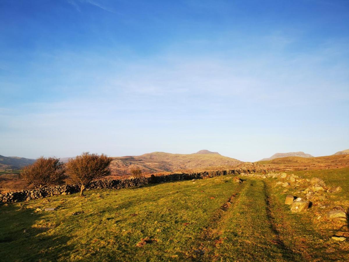 Ty Gwennol Near Gilfach Goch Apartment Ланбедър Екстериор снимка