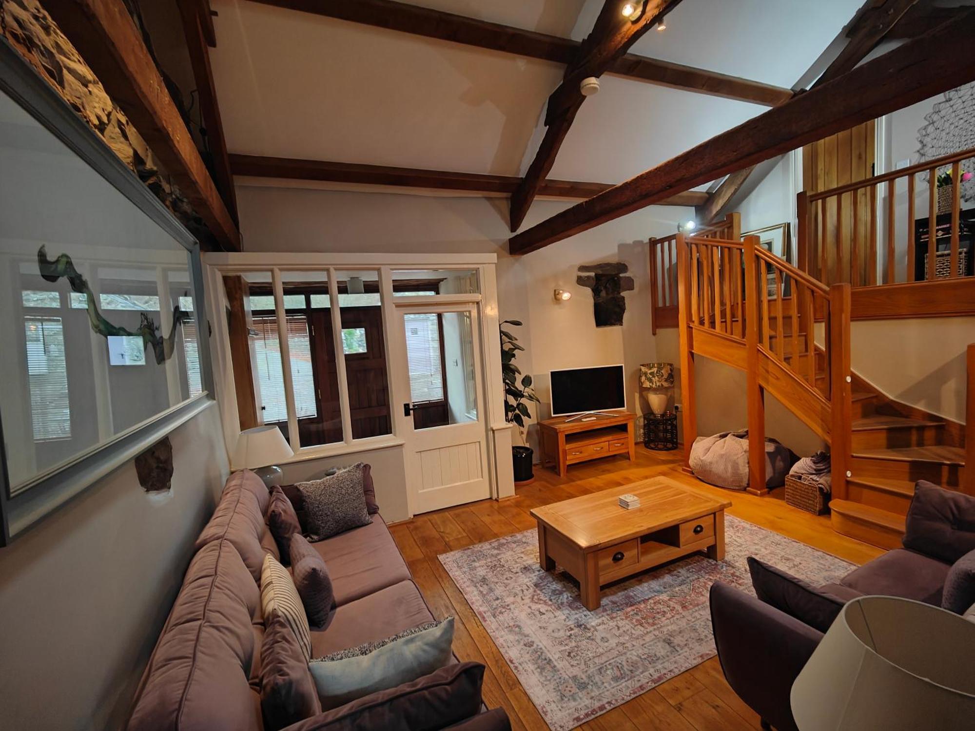 Ty Gwennol Near Gilfach Goch Apartment Ланбедър Екстериор снимка