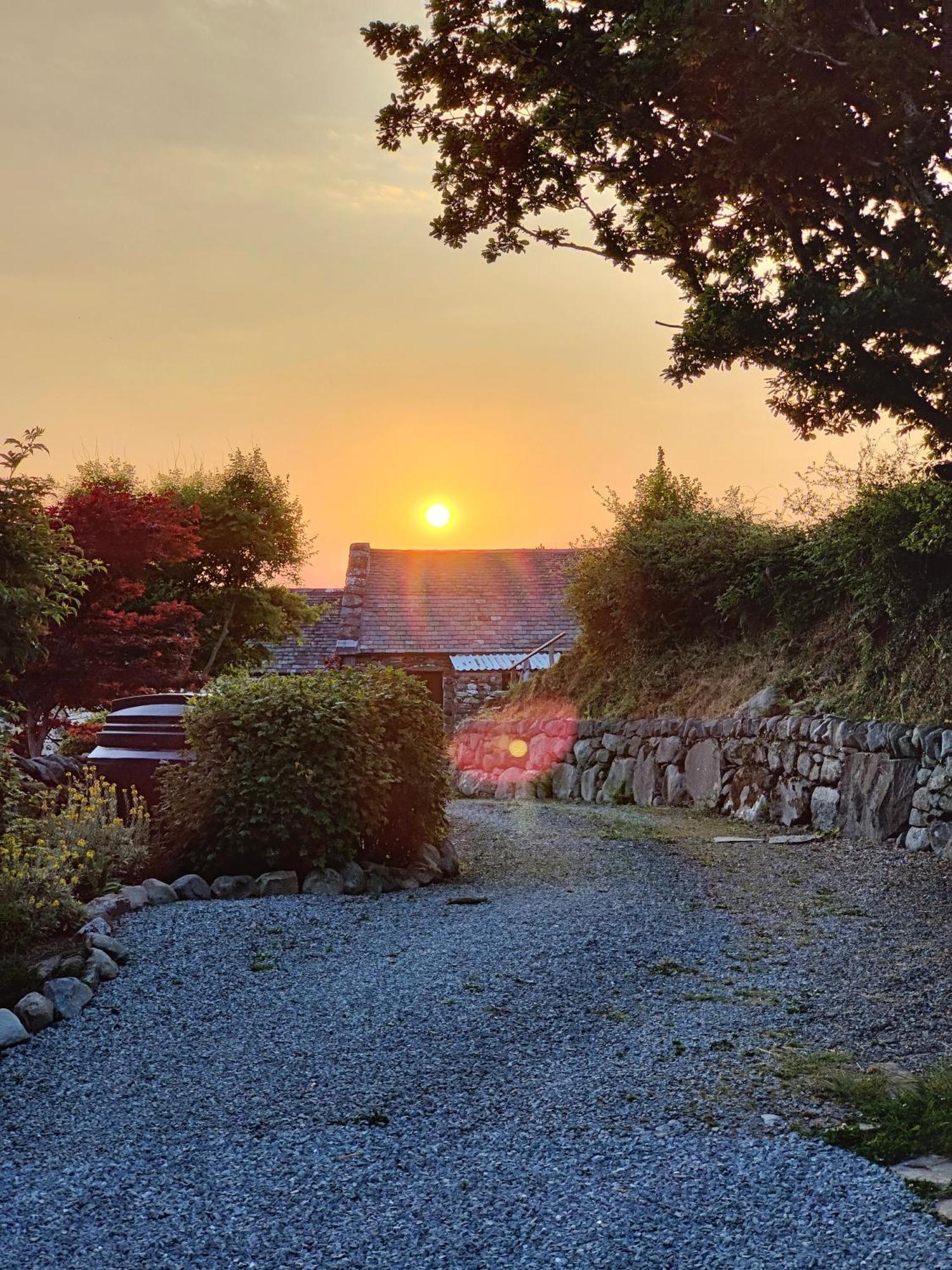 Ty Gwennol Near Gilfach Goch Apartment Ланбедър Екстериор снимка